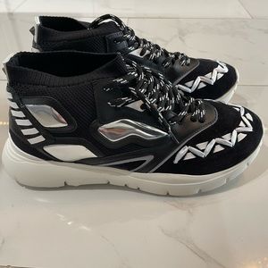 Valentino sneakers women’s size 9 1/2 brand new
